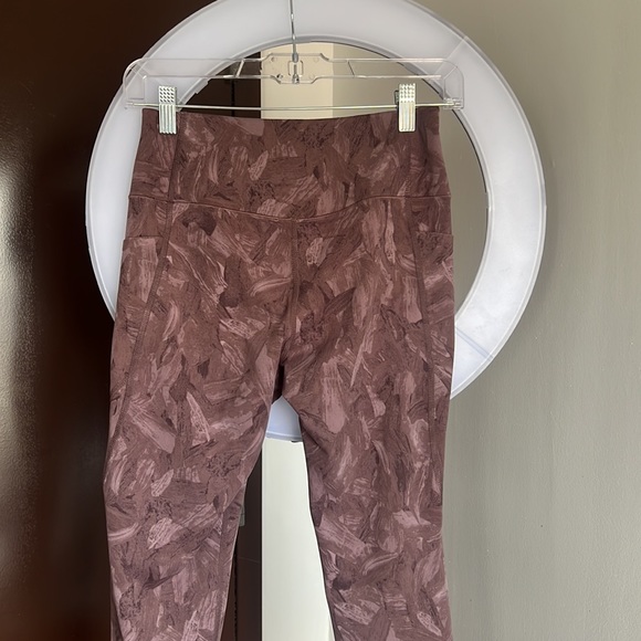 UNIQLO Airism Purple Patterned Athletic Leggings - Picture 3 of 5